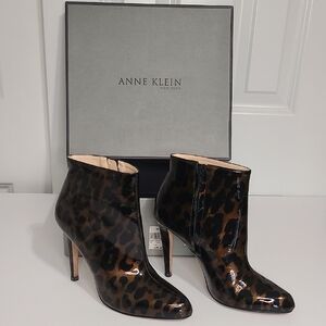 Gorgeous Anne Klein High Hill Bootie. Brazil